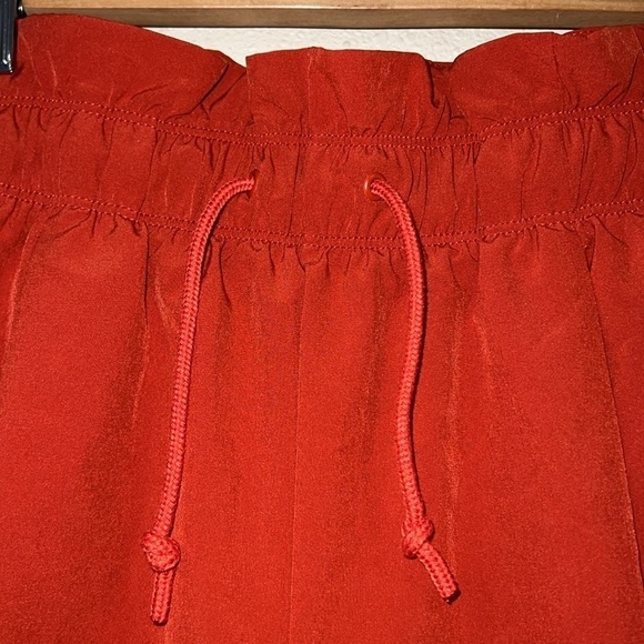 Nike Sportswear Everyday Modern Women's High-Rise pocket shorts size Small - Picture 3 of 7